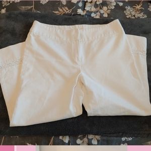 White crop pants